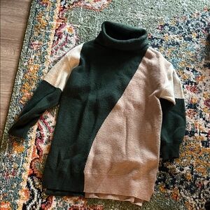 Turtleneck Colorblock Sweater dress - Green & Cream